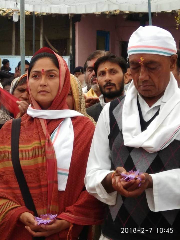 आडवानी का पक्ष लेने वाली कांग्रेस अब दिग्विजय सिंह को ठिकाने लगाना चाहती है